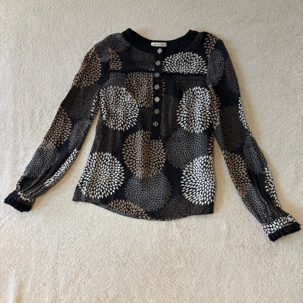 Tory Burch women silk long sleeves blouse size 2 metallic buttons classic office